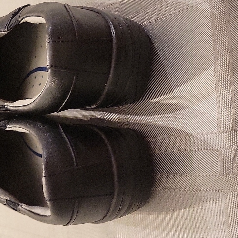 Black Klogs - Picture 3 of 5